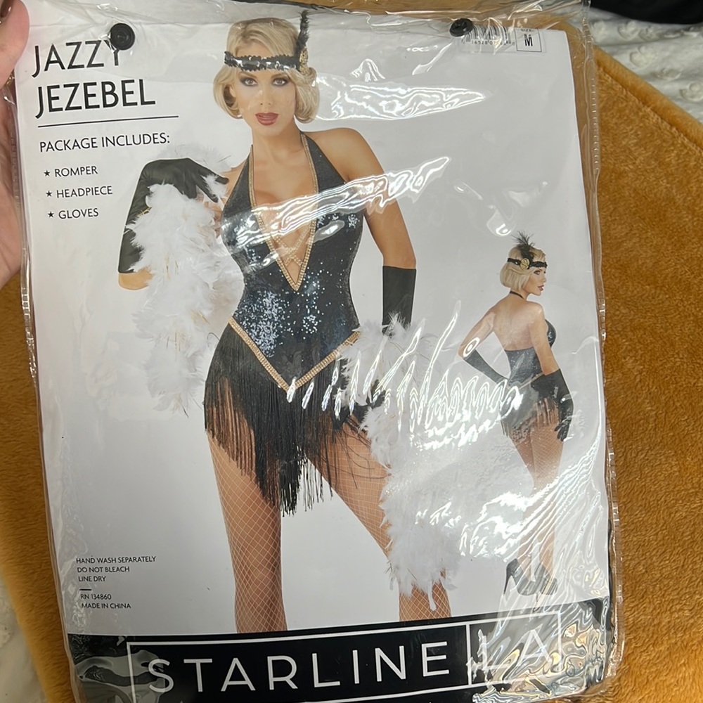 Need a New Years outfit for a Gatsby themed party? Look no further!